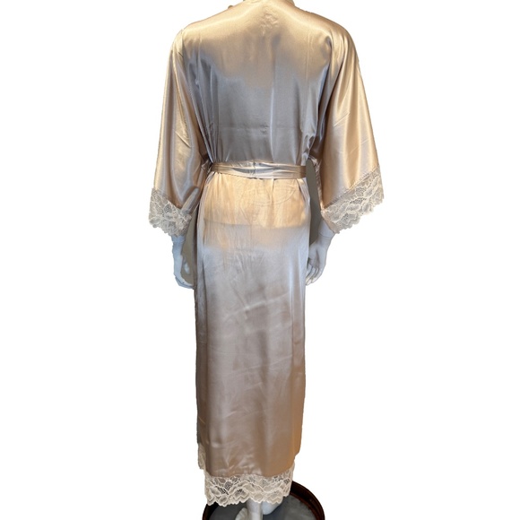 Babeyond Satin Robe Lace One Size Loungewear - Picture 6 of 10